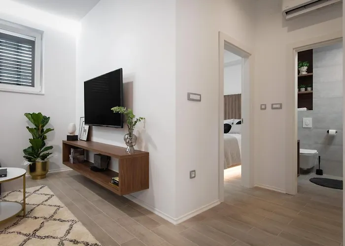 Ivano & Josip, Bacvice Apartment